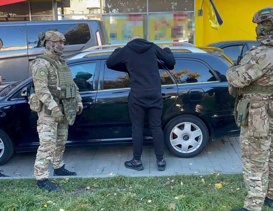 На Вінниччині затримали псевдоволонтерів, які привласнили понад мільйон гривень