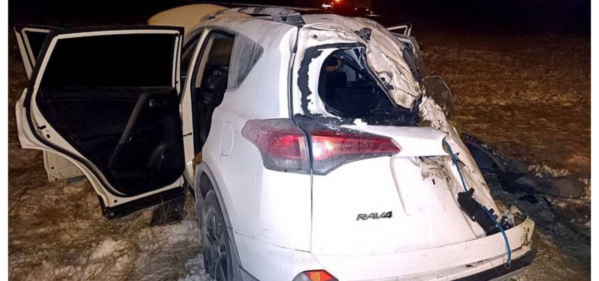 Автомобіль перекинувся на дах та загорівся: у аварії на Київщині загинула мешканка Хмільницького району