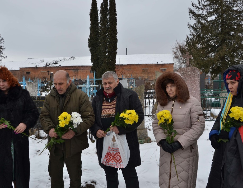 Хмільницькі волонтери вшанували памʼять Героя України Владислава Українця та волонтера Станіслава Найчука