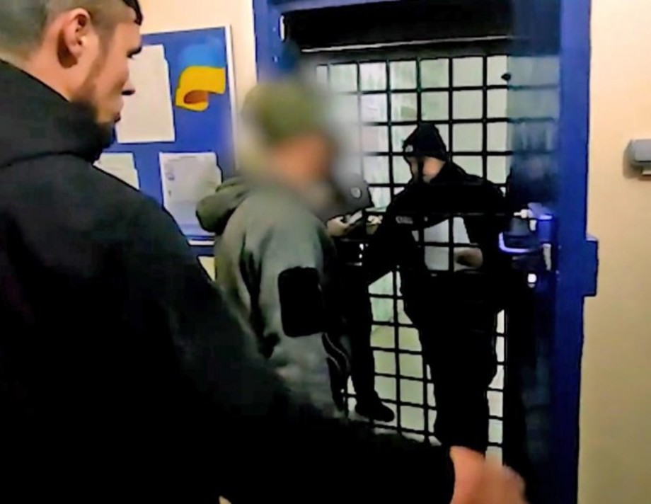 У Хмільнику грабіжник відібрав телефон у сімнадцятирічної дівчини (відео)