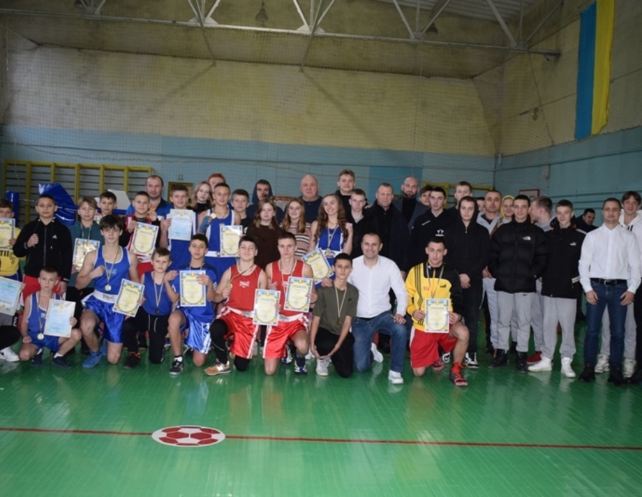 У Хмільнику відбувся різдвяний турнір з боксу