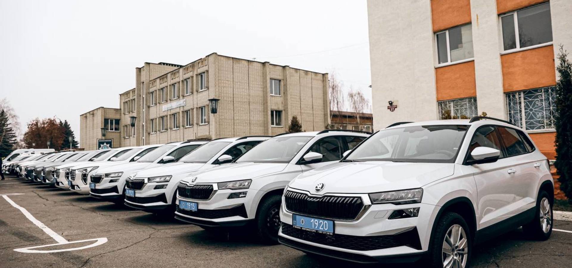 Поліцейські Вінницької області отримали 21 автівку