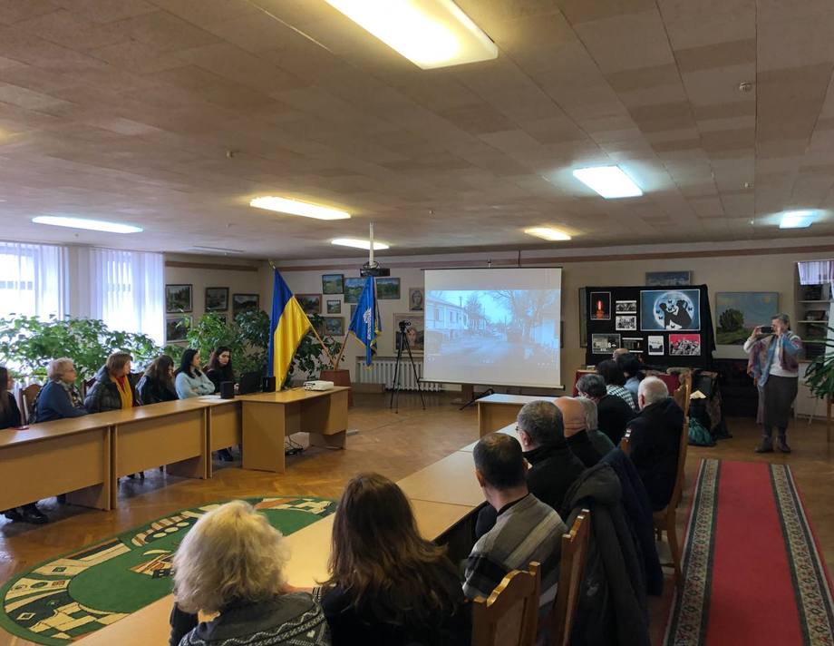 У Хмільницькій міській раді презентували фільм про трагедію Голокосту