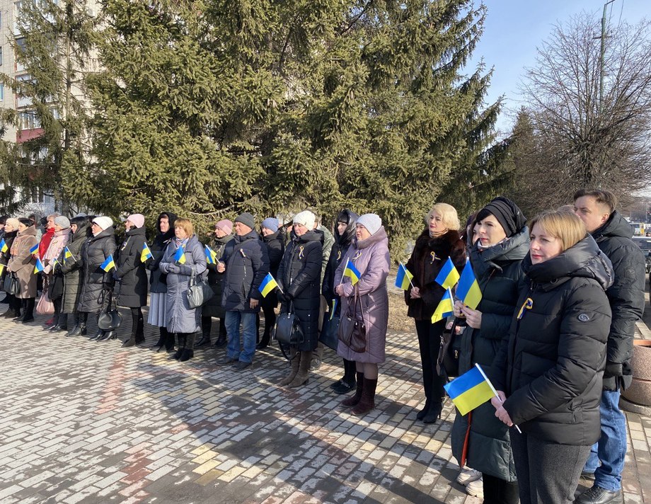 У День єднання хмільничани заспівали гімн та підняли прапор