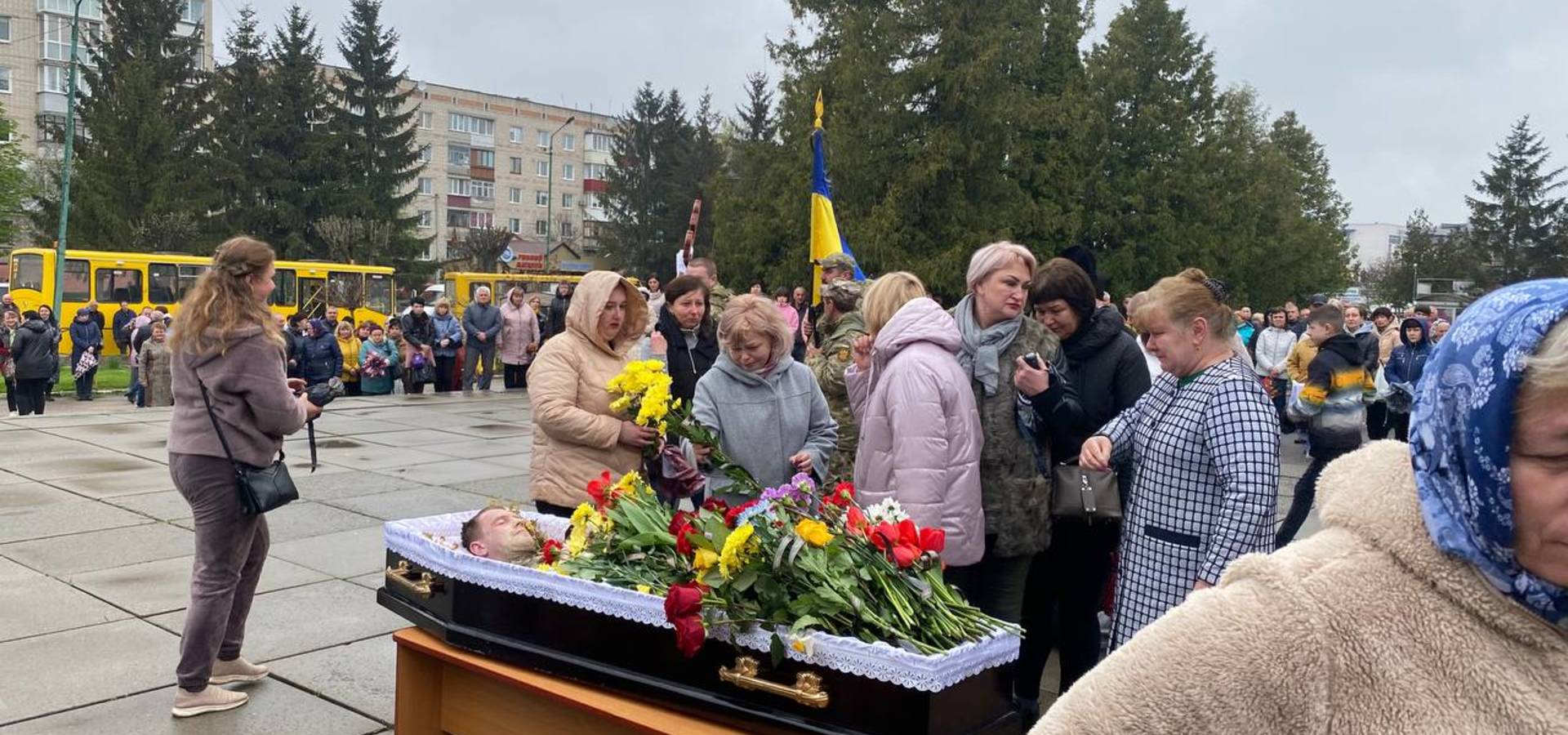 У Хмільнику попрощались з героєм Максимом Войтенком