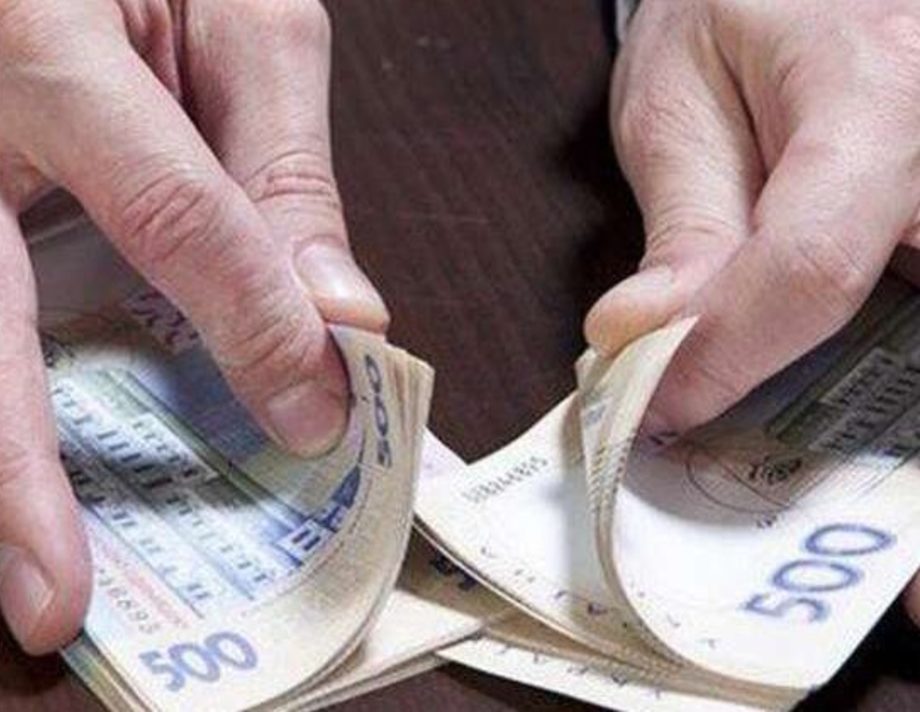  У Хмільницькому районі  директор підприємства привласнив мільйон гривень на ремонті школи