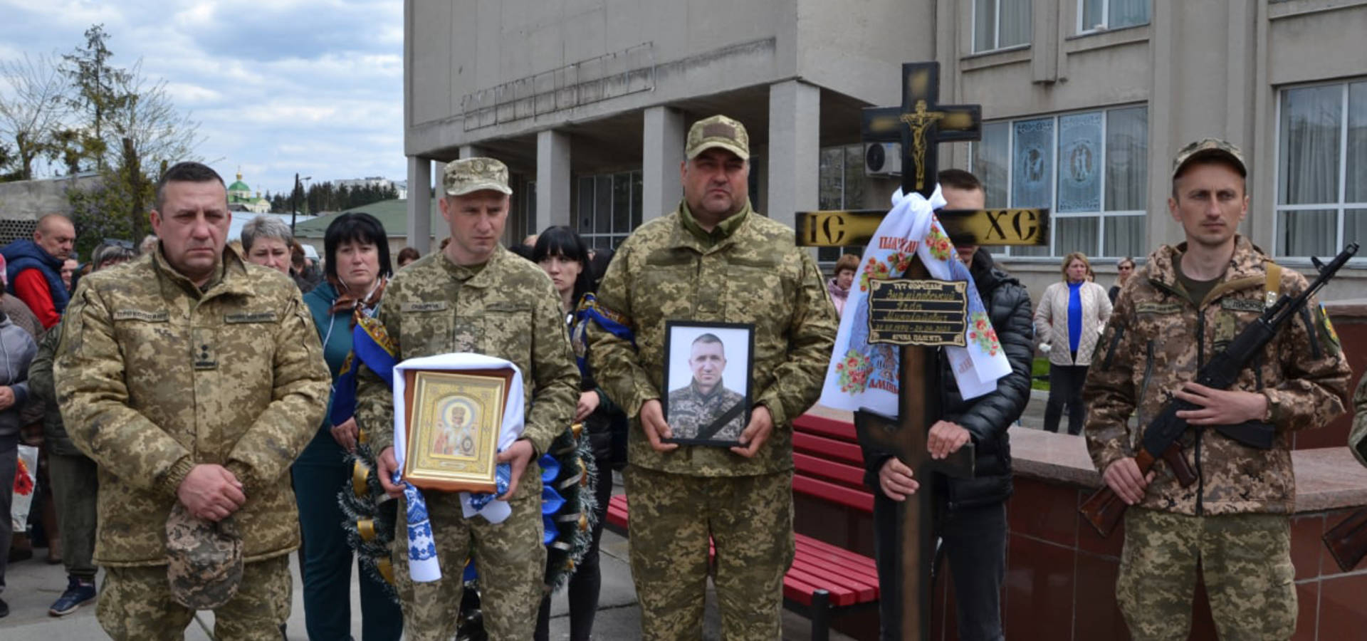 Хмільничани попрощалися з Захисником України Ігорем Знаміровським, який загинув у Бахмутському районі