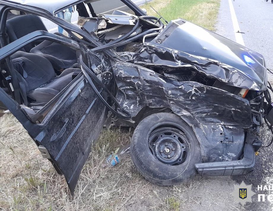 Жахлива аварія у Хмільницькому районі: двоє людей загинули, троє у лікарні
