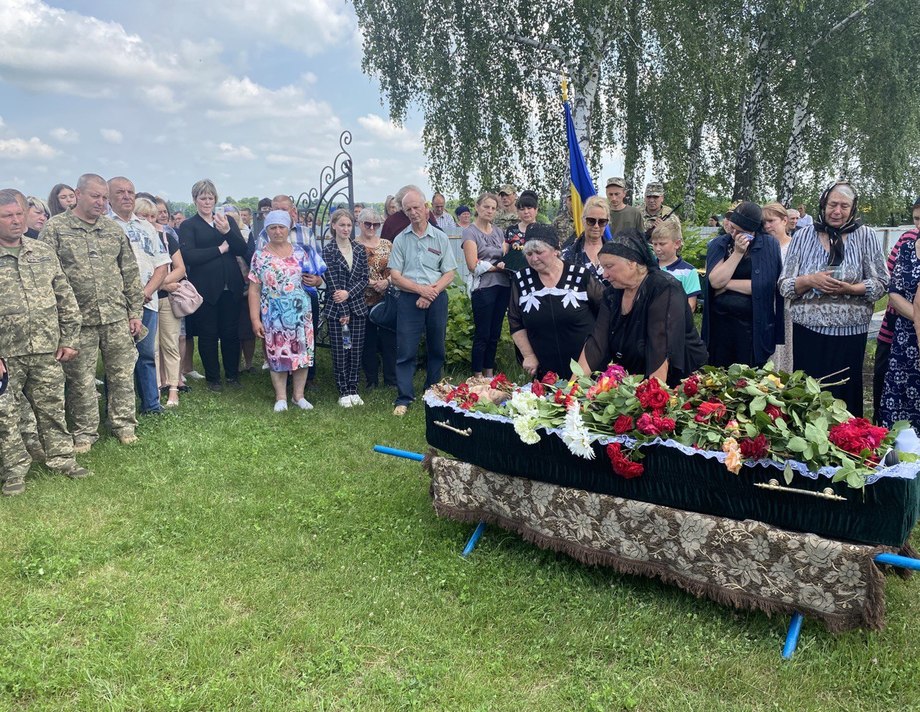 В селі Дібрівка Війтівецької громади попрощались з захисником України Сергієм Кірєєвим