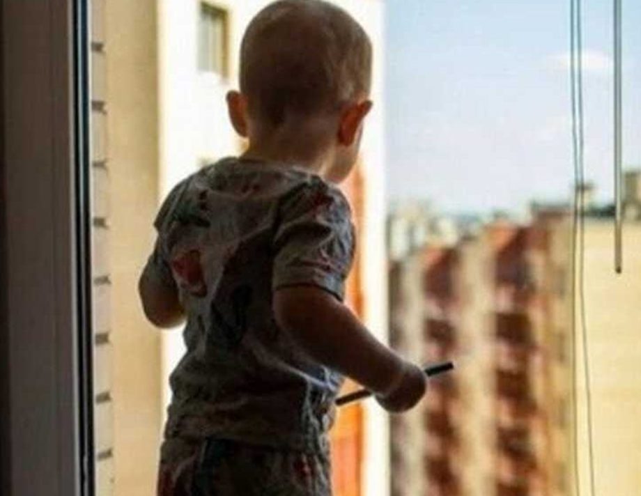 У Вінниці 3-річний хлопчик випав із вікна 4 поверху