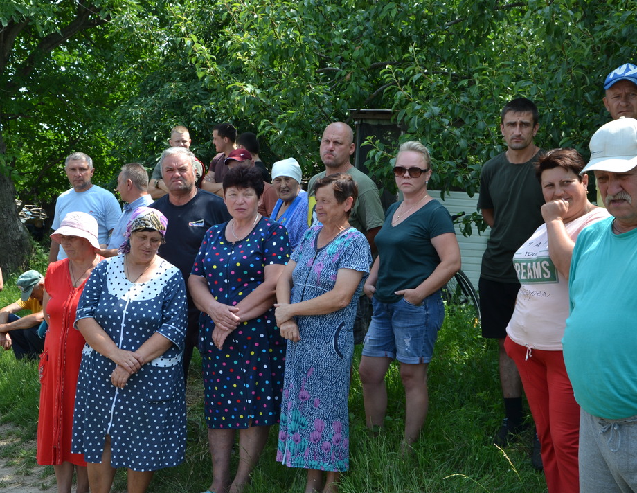 Збори почались на Дібрівці, а закінчились у Хмільнику. Люди вимагають навести порядок на міському сміттєзвалищі