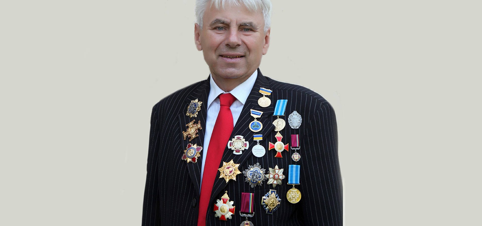 Скульптор із Хмільника Віктор Стукан отримав медаль від митрополита Київського і всієї України Епіфанія