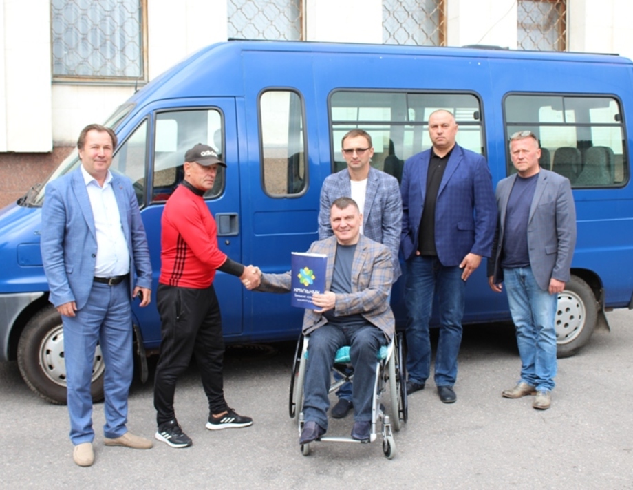 Польське місто гміна Бєрава подарувало Хмільнику мікроавтобус Deutsche Fiat