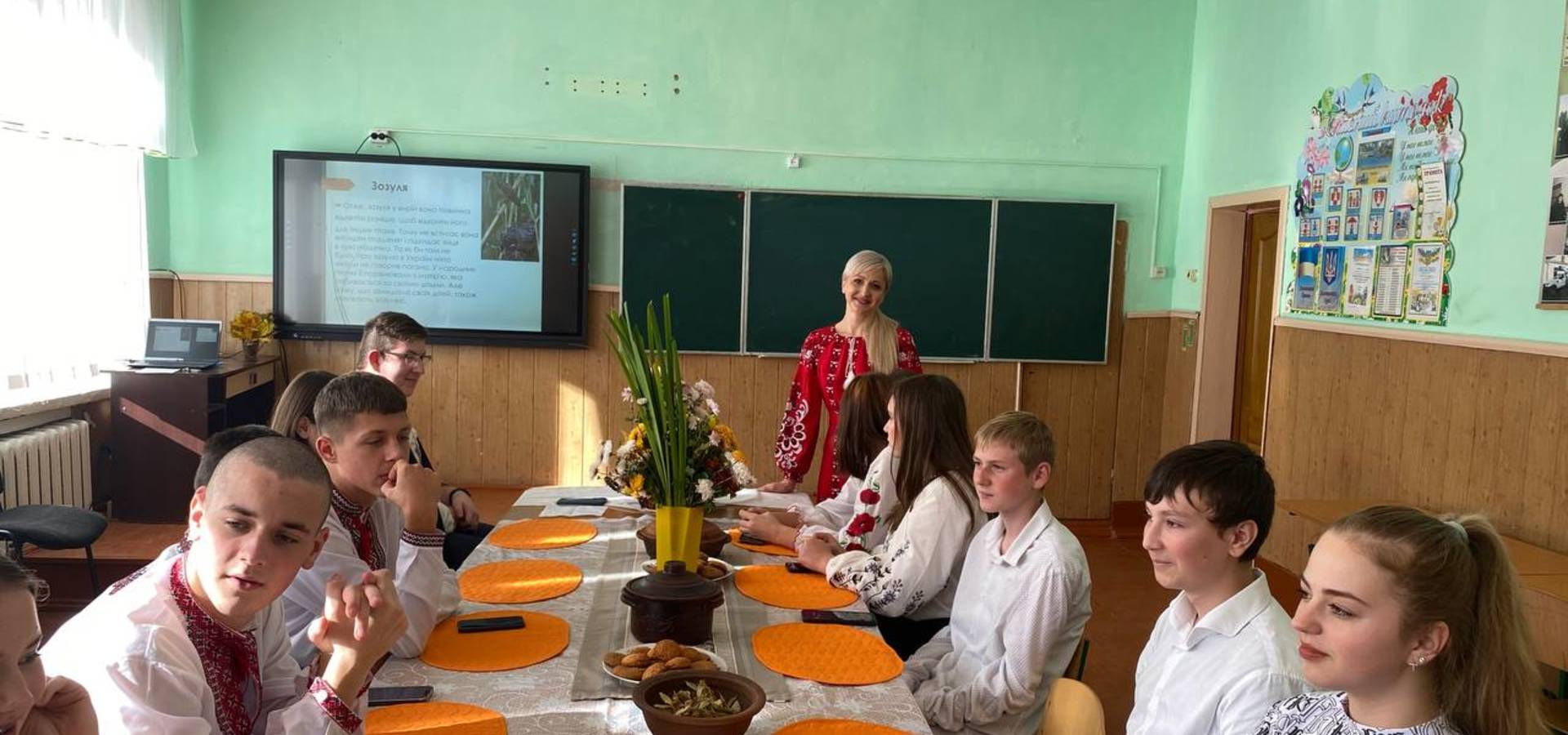 У Другій школі в Хмільнику відбувся І-й мистецький фестиваль "Мова наша калинова" (фоторепортаж)