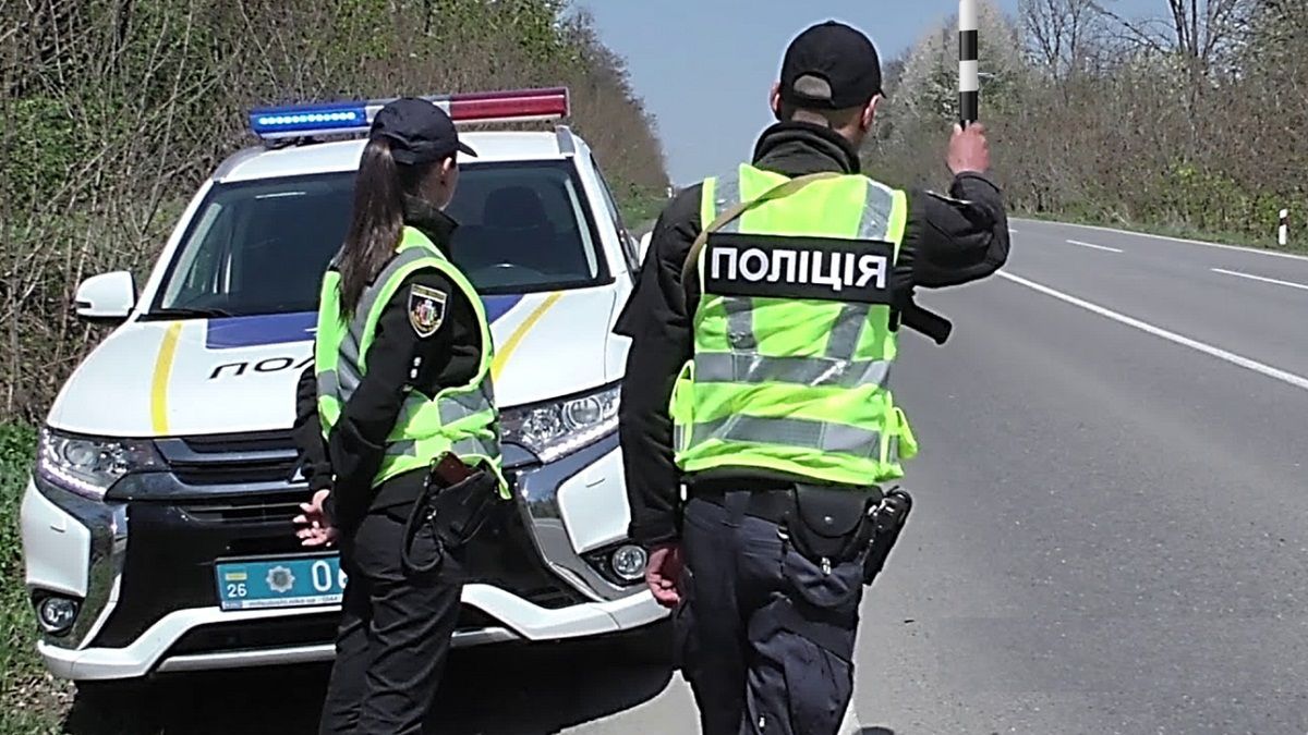 2476508 koli politsiya mae pravo zupiniti vashe avto i 7 tabu scho robiti vodiyam kategorichno zaboroneno
