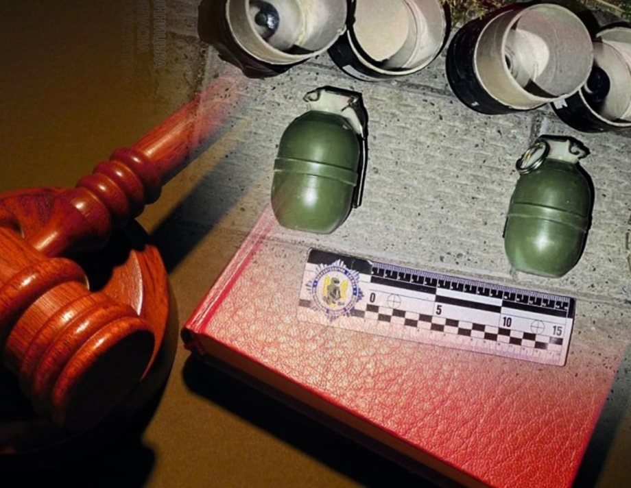 Жителя Хмільницького району судитимуть за торгівлю зброєю