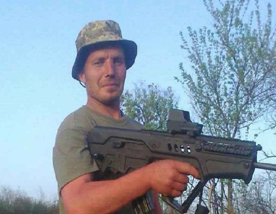 Сьогодні до рідного дому в село Скаржинці "на щиті" повертається захисник Олексій Каленський