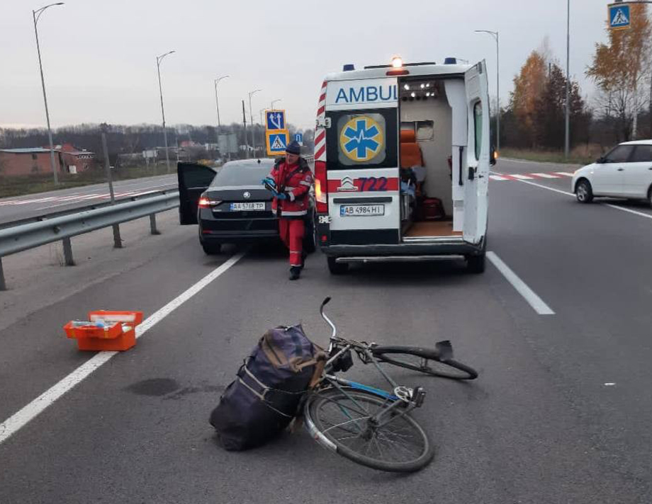 В Хмільницькому районі 81-річного пішохода збив автомобіль