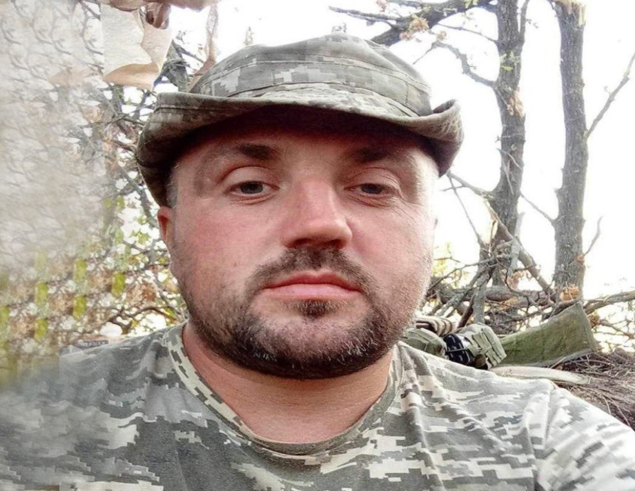 До рідного дому в село Воронівці Уланівської громади "на щиті" повертається захисник України Петро Шлапак