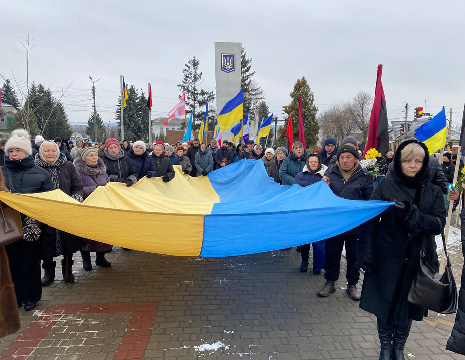 У Хмільнику вшанували памʼять Героїв Небесної Сотні