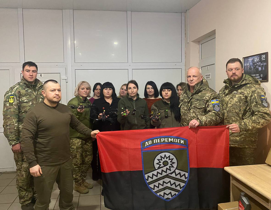 У Хмільнику стартував челендж "Купуй дрони для ЗСУ". Перші пташечки уже поїхали на Донеччину