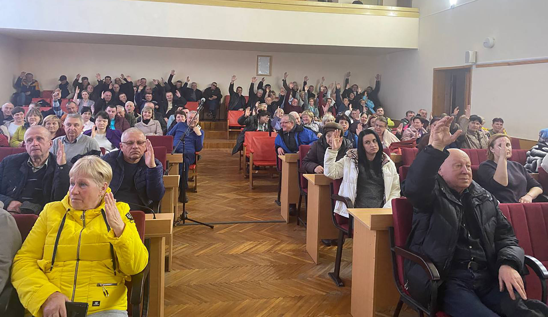 Подорожчання води у Хмільнику - це вимушений крок задля життєдіяльності громади. На громадських слуханнях прийняли Резолюцію