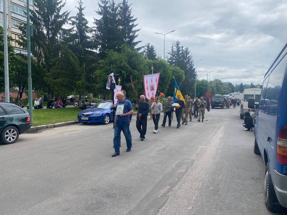 Хмільничани попрощались з загиблим в Авдіївці захисником України Олександром Бойком