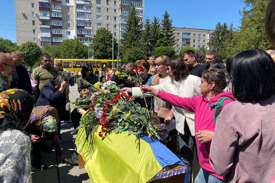 У Хмільнику попрощались з 20-річним бойовим медиком Вадимом Данилком