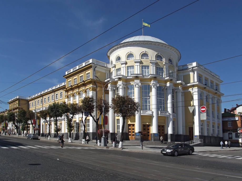 Вінницька обласна військова адміністрація в лідерах довіри. Результатами опитування мешканців