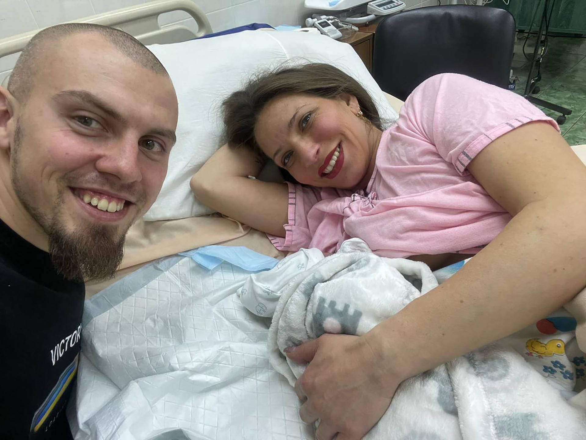 У Хмільницького героя Романа Кашпура народилася донечка