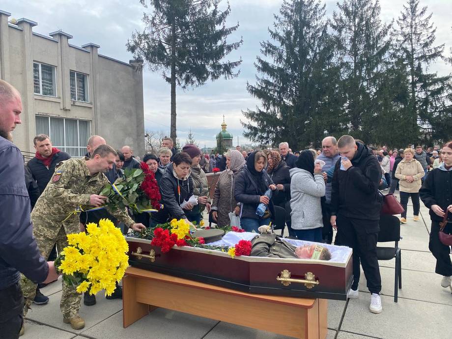 Хмільничани попрощалися з полковником Олексієм Колосом, який віддав життя за Україну
