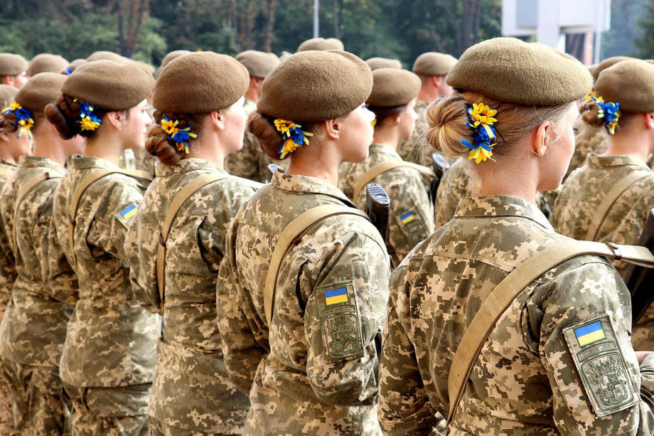 Жінки стають до лав армії: Вінницька область – в ТОПі за зверненнями до рекрутингових центрів