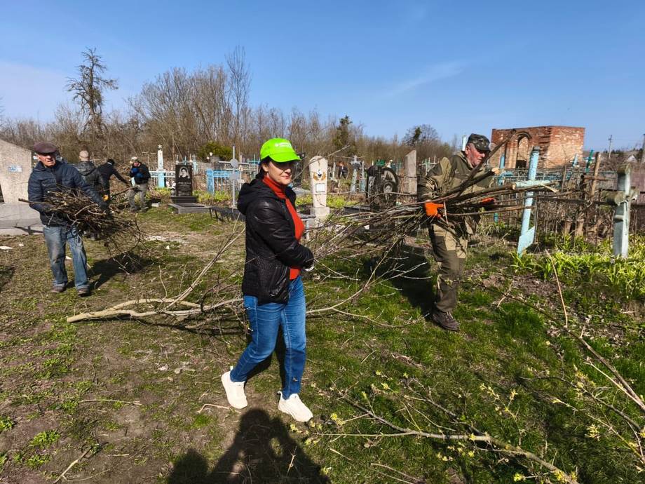 В Чистий четвер у Хмільнику провели толоку