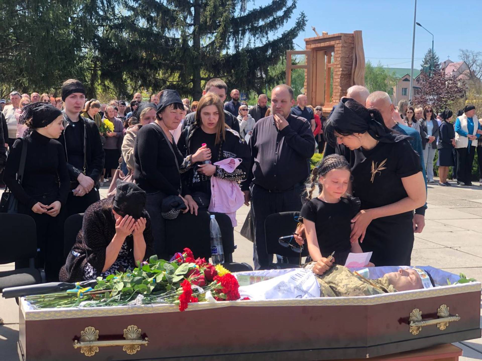 Хмільник попрощався з полеглим на війні захисником України — майором Ярославом Паєвським