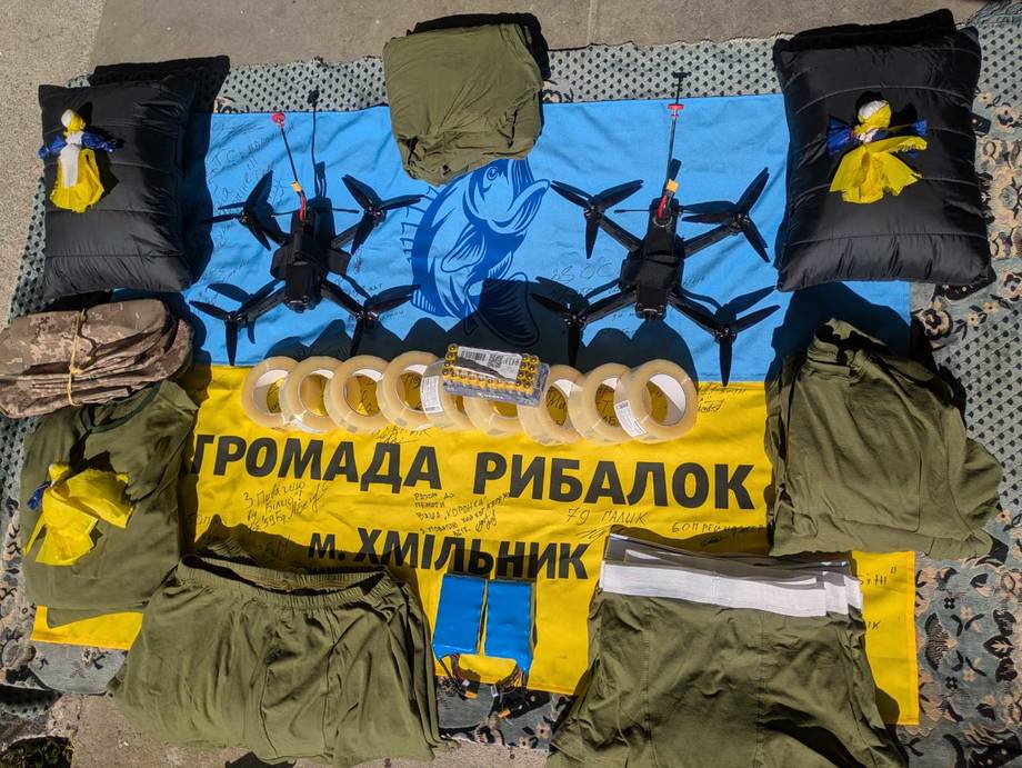 Громада рибалок Хмільника передала 2 дрони для підрозділу «Червона калина»