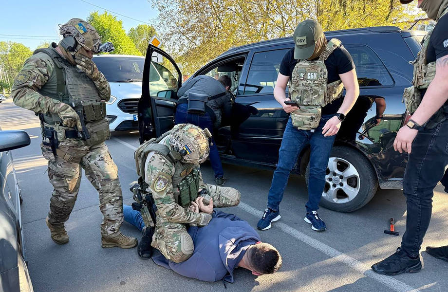 На Вінниччині затримали військового і лікарку, які вимагали хабар за фальшиве рішення ВЛК