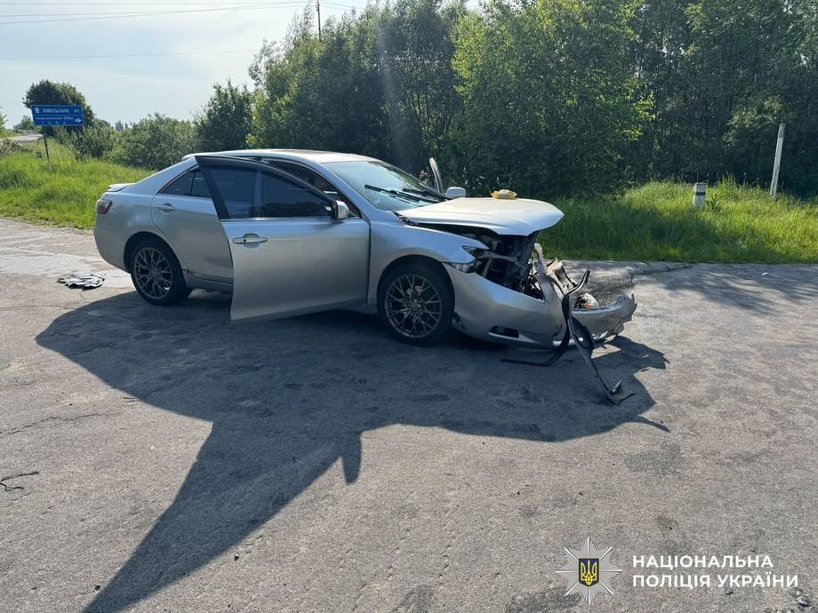 Двоє малих дітей постраждали в ДТП та потрапили до лікарні в Хмільницькому районі