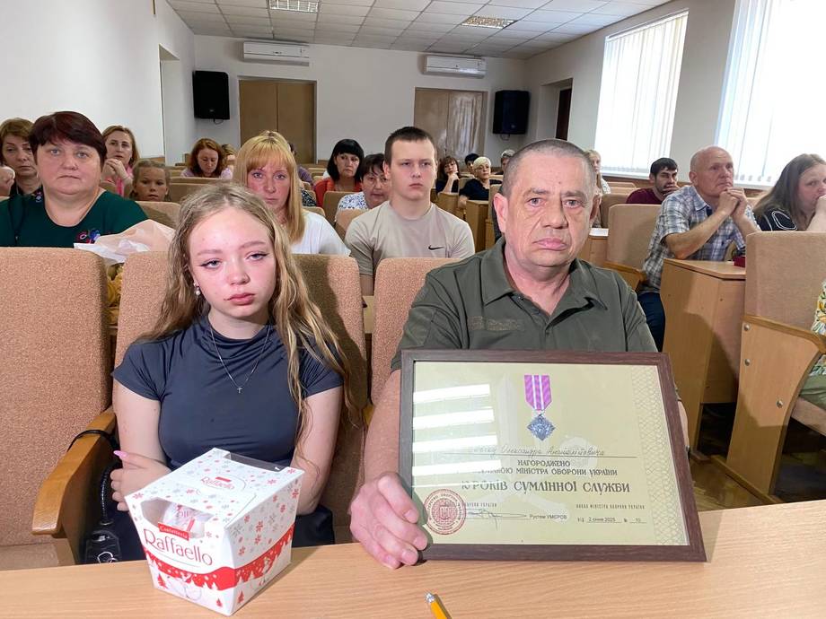 Жителя Хмільника нагороджено відзнакою Міністерства Оборони України - 10 років сумлінної служби