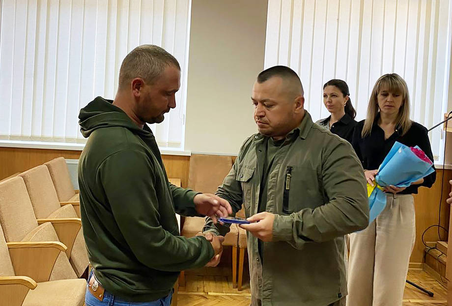 Військовослужбовця Олександра Комолова із Качанівки нагороджено відзнакою Президента України