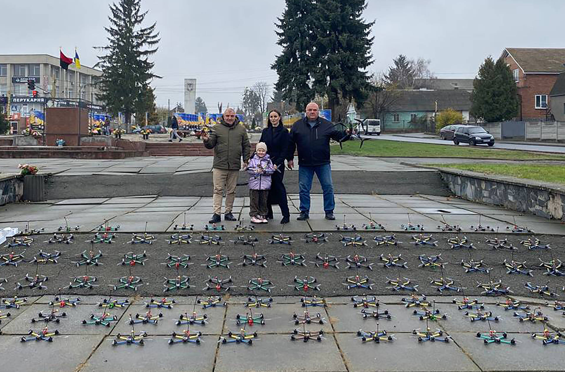 Сто дронів із Хмільника уже відправились на фронт. Сто дронів! 1 мільйон гривень! 30 днів – місію виконано