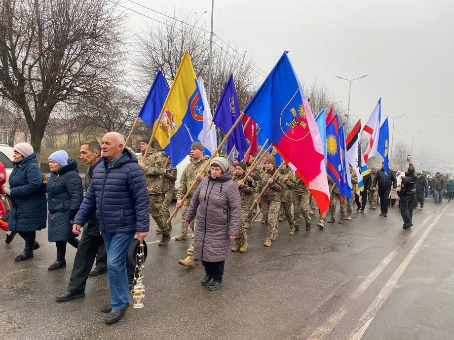 У Хмільнику вшанували Героїв Небесної Сотні пам'ятною ходою та спільною молитвою