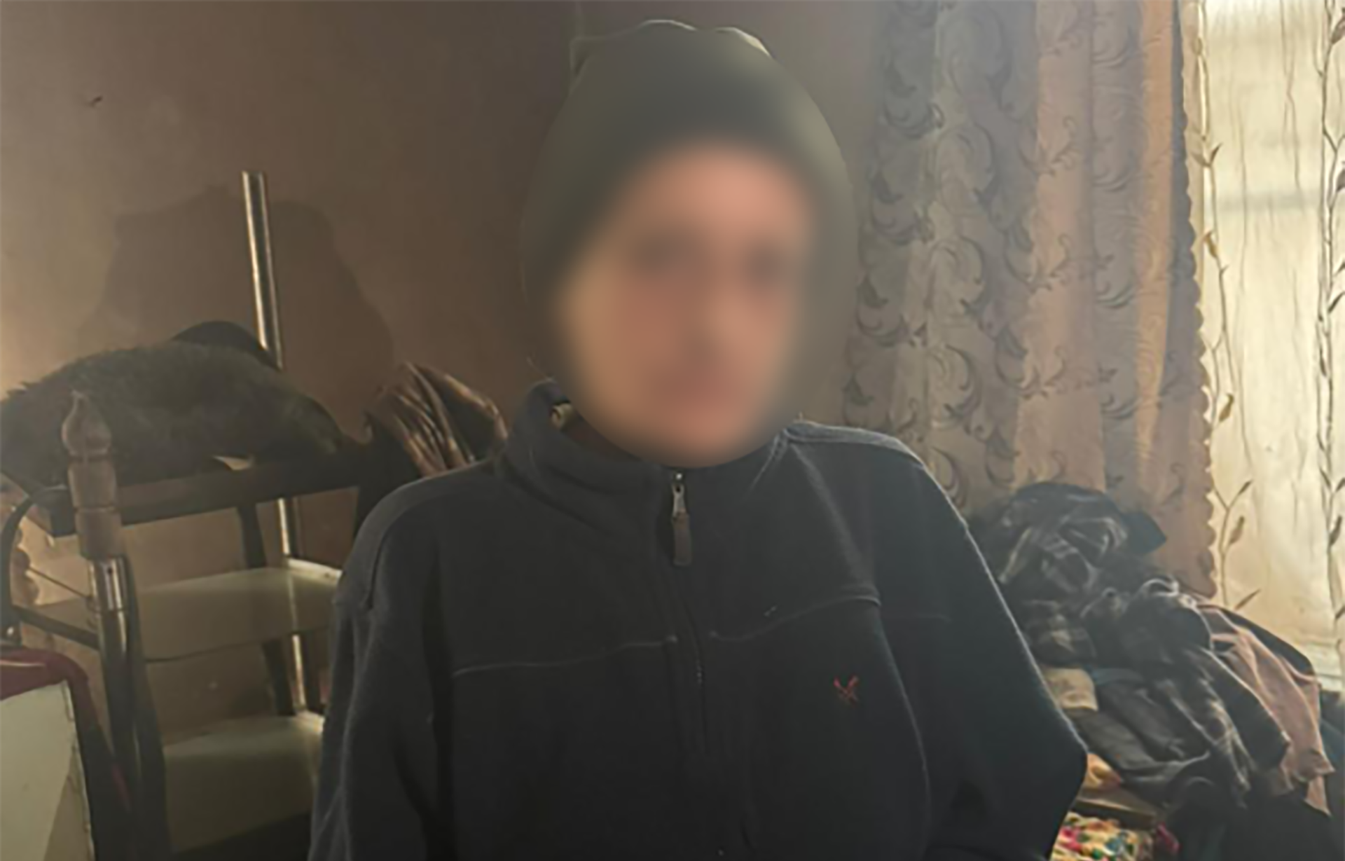 В Хмільницькому районі поліція затримала жінку, яка обікрала могилу військовослужбовця