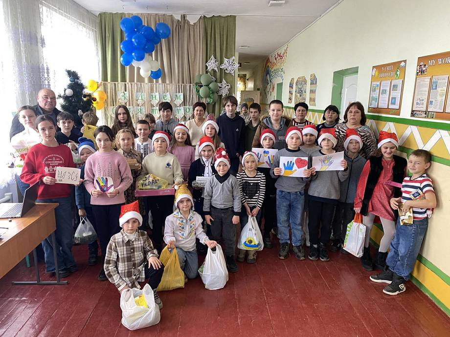Учні та вчителі Голодьківської школи провели благодійну акцію на підтримку ЗСУ