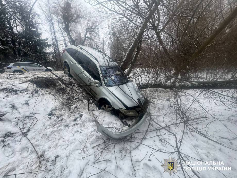 Дві аварії за пів години сталися на одній вулиці у Хмільнику