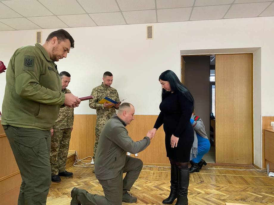 У Хмільнику вручили державні нагороди рідним загиблих захисниківУкраїни