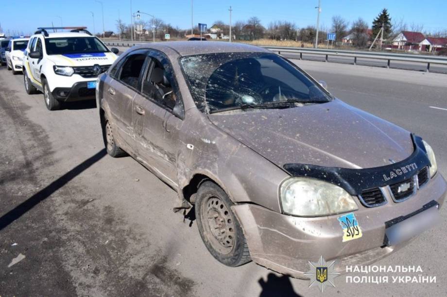 В Хмільницькому районі п'яний водій наїхав на працівника дорожньої служби