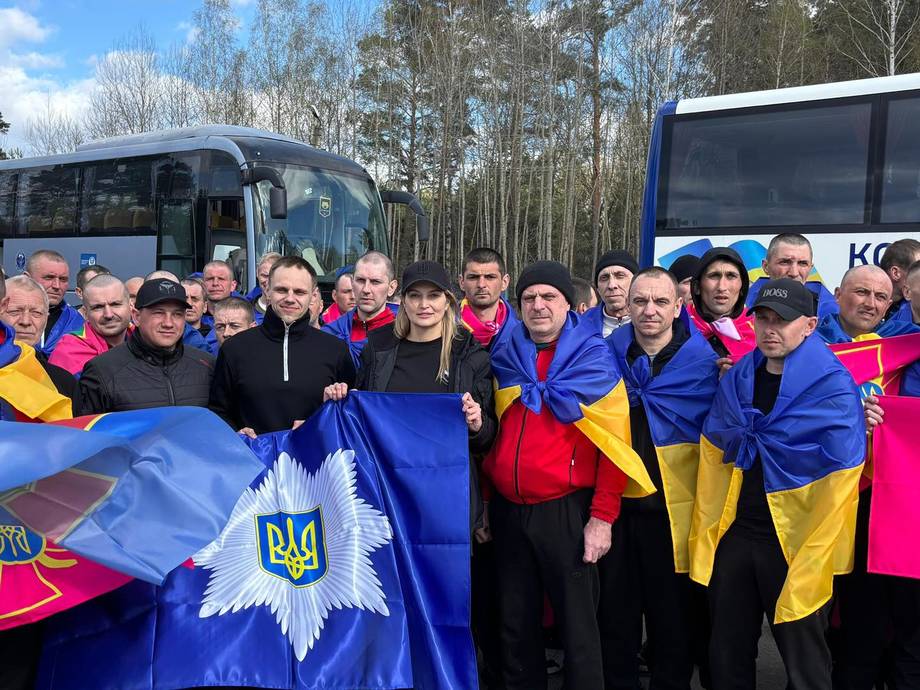 Нова група військовополонених повертається на рідну землю. Серед них 15 вінничан