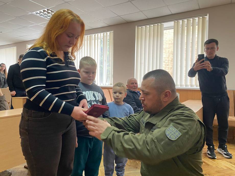 У Хмільнику родинам полеглих Героїв вручили державні нагороди