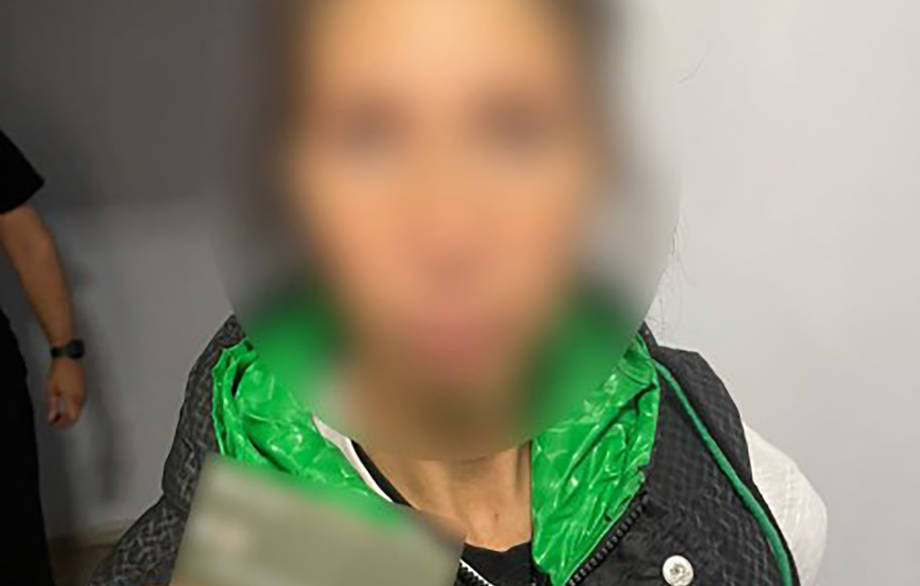 В Хмільницькому районі 37-річна жінка вкрала в пенсіонера 15 тисяч гривень
