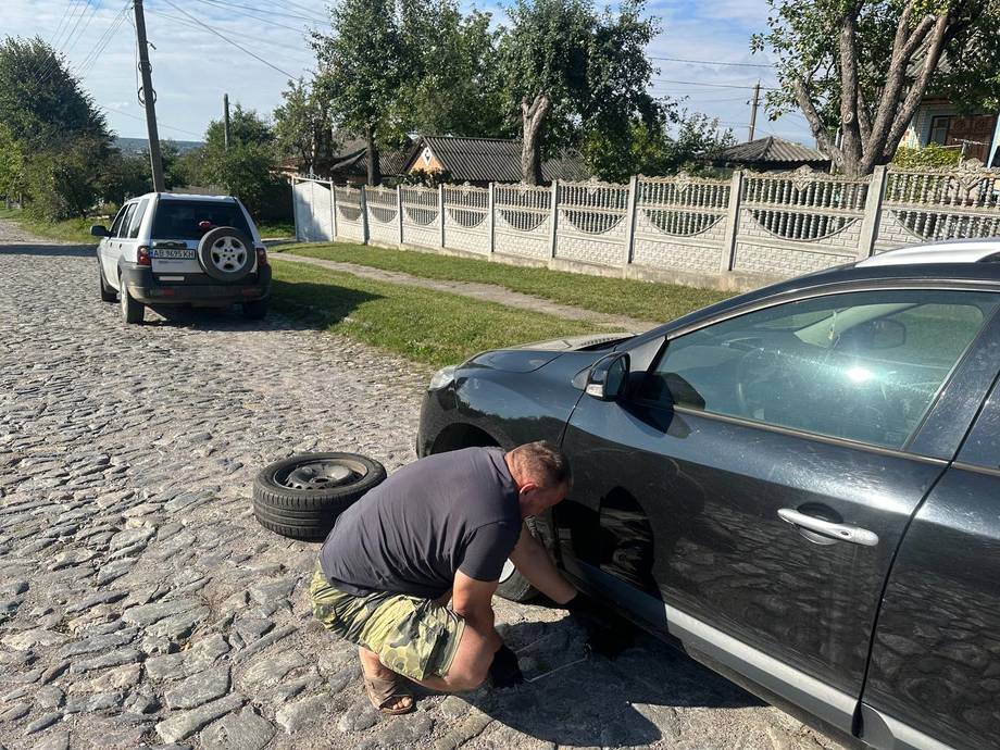 Міг проїхати повз, але зупинився: історія людяності у Хмільнику